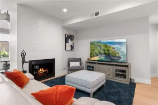 Photo #3: OC23124420 Listing 