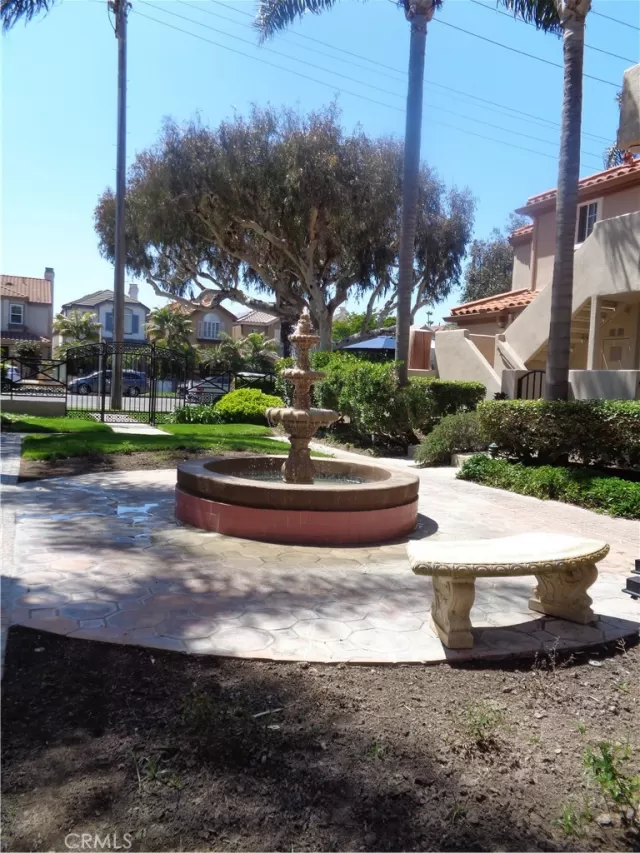 MLS: OC23125225 Condo For Sale