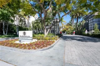 Photo #3: OC23125526 Listing