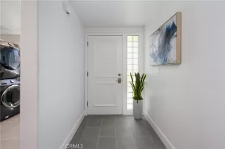 Photo #4: OC23125526 Listing