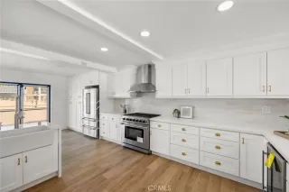 Photo #3: OC23125788 Listing