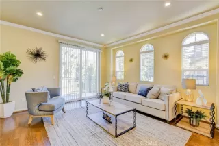 Photo #5: OC23126349 Listing 