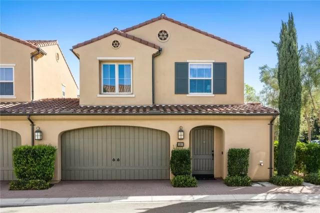 MLS: OC23126358 Condo For Sale