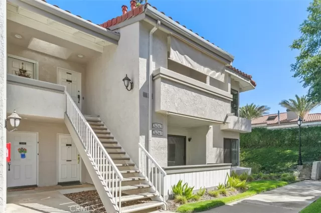 MLS: OC23126550 Condo For Sale