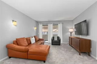 Photo #1: OC23126550 Listing