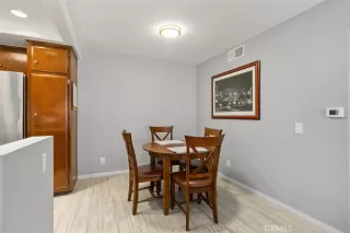 Photo #2: OC23126550 Listing