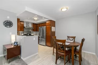 Photo #4: OC23126550 Listing