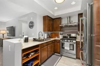 Photo #6: OC23126550 Listing