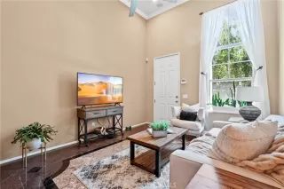 Photo #2: OC23127610 Listing 