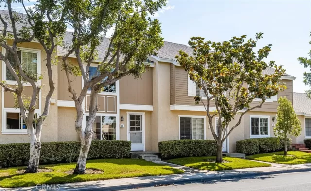 MLS: OC23127701 Condo For Sale