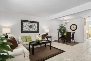 Photo #4: OC23127701 Listing