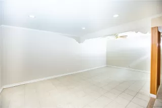 Photo #3: OC23128916 Listing 