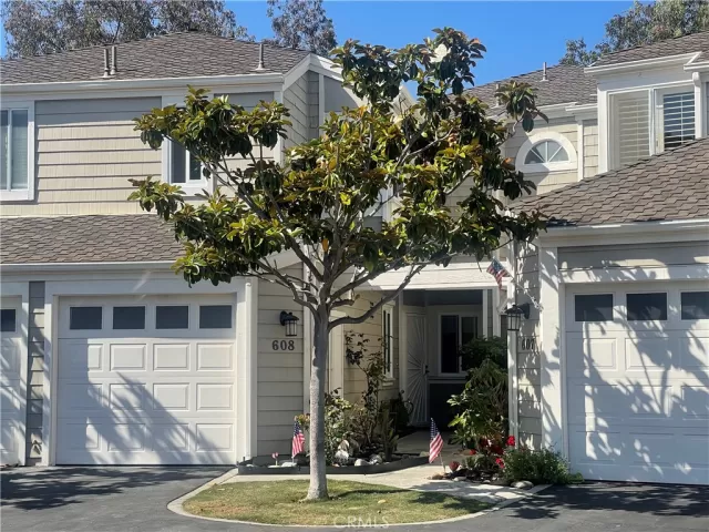 MLS: OC23129713 Condo For Sale