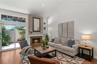 Photo #2: OC23129951 Listing