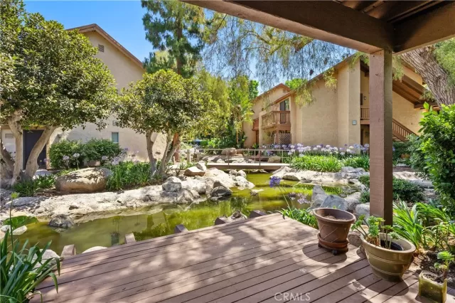 MLS: OC23129981 Condo For Sale