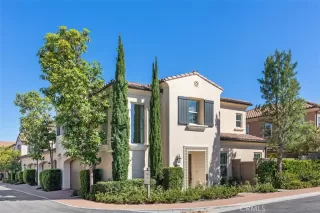 Photo #1: OC23130258 Listing 