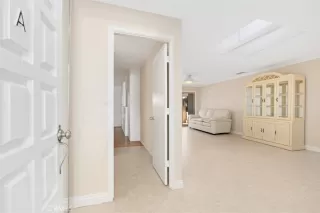 Photo #3: OC23130349 Listing