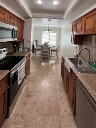 Photo #2: OC23130494 Listing