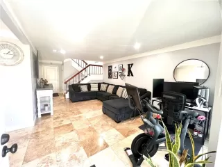 Photo #3: OC23130494 Listing