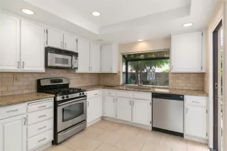 Photo #2: OC23130601 Listing