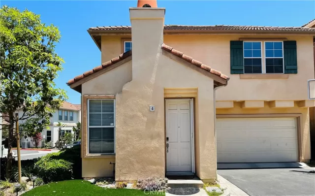 MLS: OC23130654 Condo For Sale