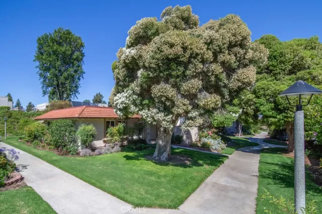 MLS: OC23131003 Condo For Sale