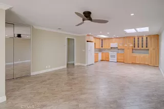 Photo #5: OC23131003 Listing