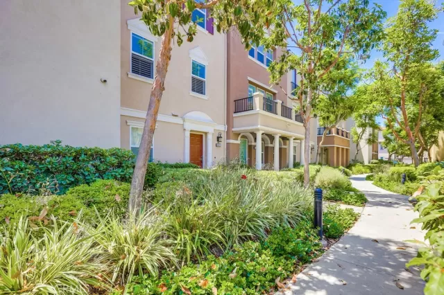 MLS: OC23131079 Condo For Sale