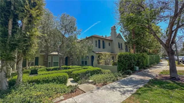 MLS: OC23131222 Condo For Sale