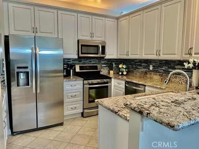 MLS: OC23131538 Condo For Sale