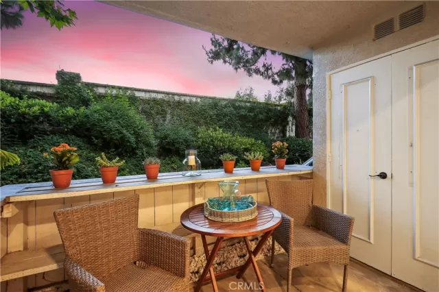 MLS: OC23131755 Condo For Sale