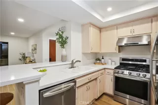 Photo #5: OC23131755 Listing 