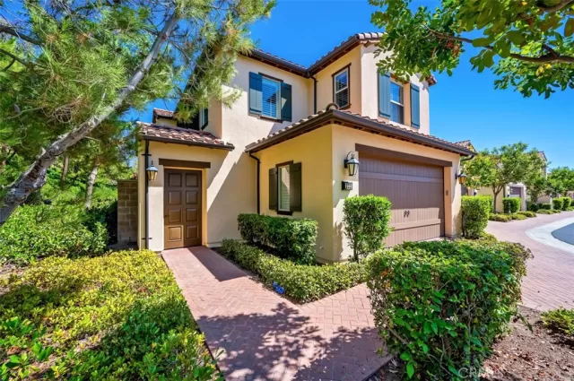 MLS: OC23131782 Condo For Sale