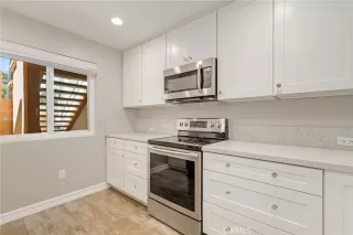 Photo #4: OC23131961 Listing 