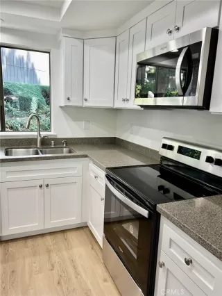 Photo #6: OC23132159 Listing