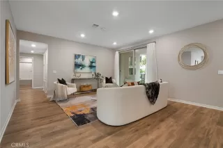 Photo #3: OC23132399 Listing