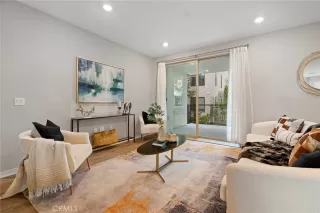 Photo #4: OC23132399 Listing