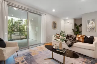 Photo #5: OC23132399 Listing