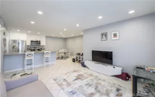 Photo #3: OC23132748 Listing