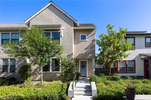 MLS: OC23132956 Condo For Sale