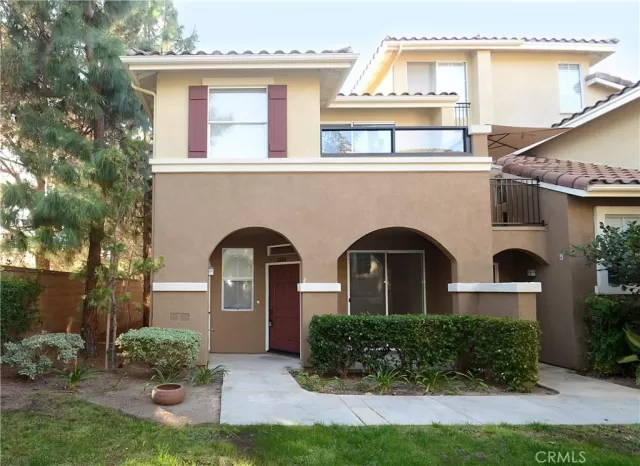 MLS: OC23133043 Condo For Sale