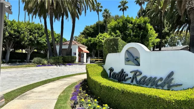 MLS: OC23133147 Condo For Sale