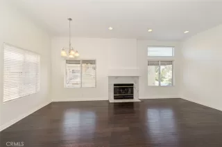 Photo #2: OC23133233 Listing