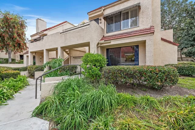 MLS: OC23133618 Condo For Sale