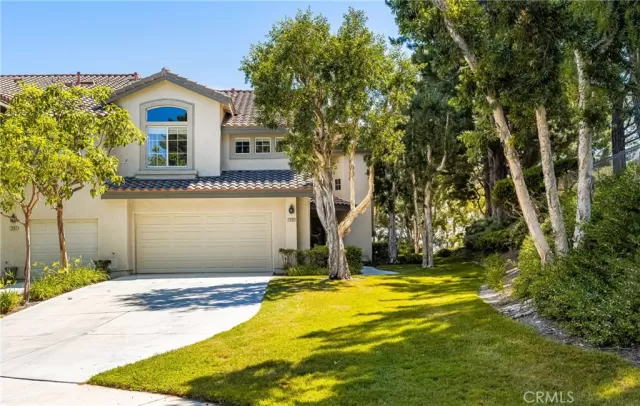 MLS: OC23133655 Condo For Sale