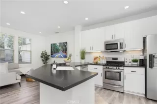 Photo #6: OC23133666 Listing 