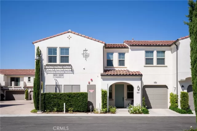 MLS: OC23133861 Condo For Sale