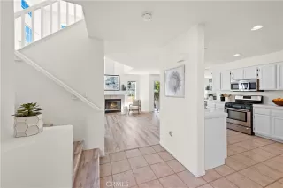 Photo #3: OC23133977 Listing 