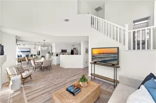 Photo #6: OC23133977 Listing 