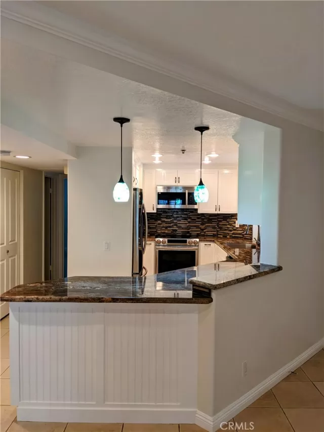 MLS: OC23134233 Condo For Sale